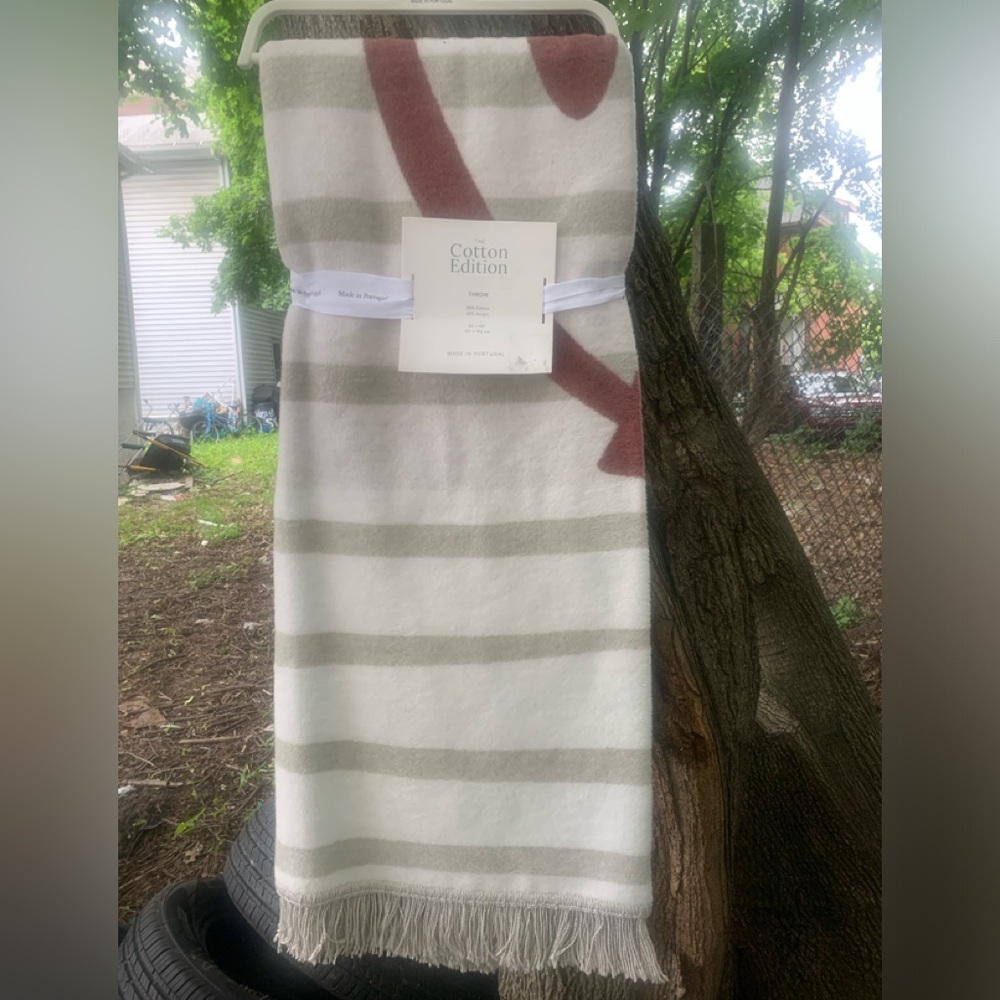 The Cotton Edition Made in Portugal Throw
